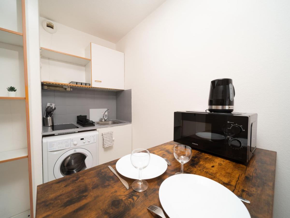 Appartement Climatise Avec Parking A 6Min A Pied De La Gare St Charles Marseille Exterior photo